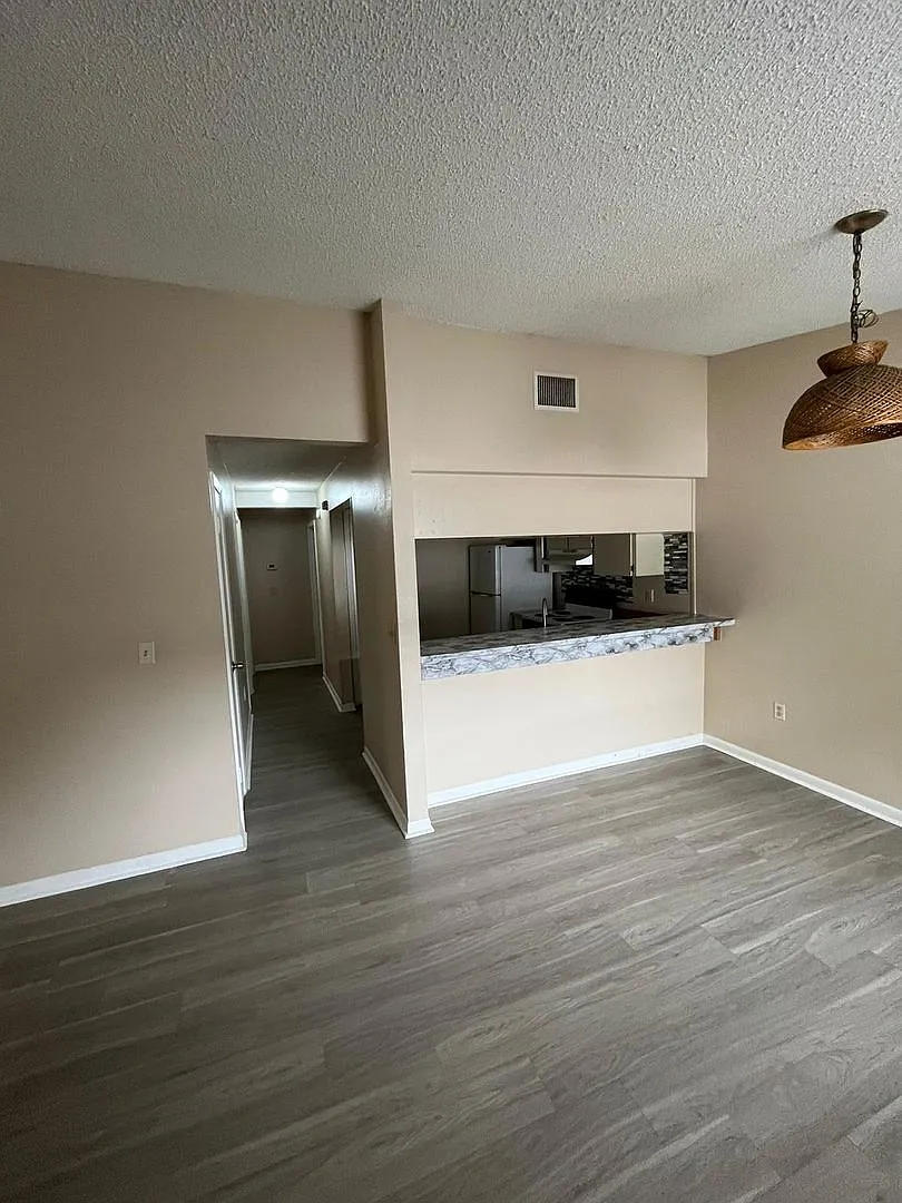 1932-1938 Crystal Grove Dr, Lakeland, FL 33801-8033 — Photo 2