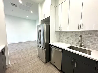 Rented by R New York