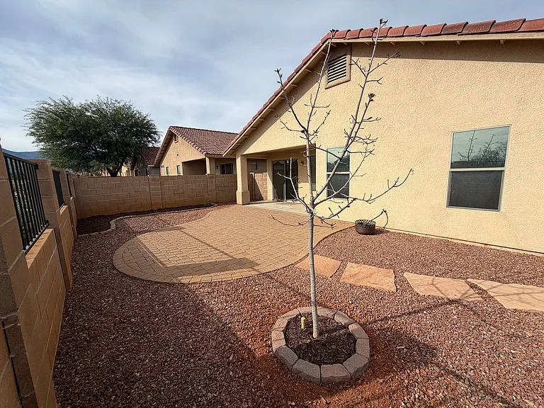 4662 Redwood St — Photo 18