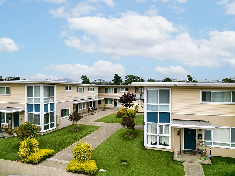 Westlake Apartments — Photo 41