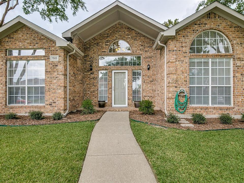 1st image of 7909 Straits Dr