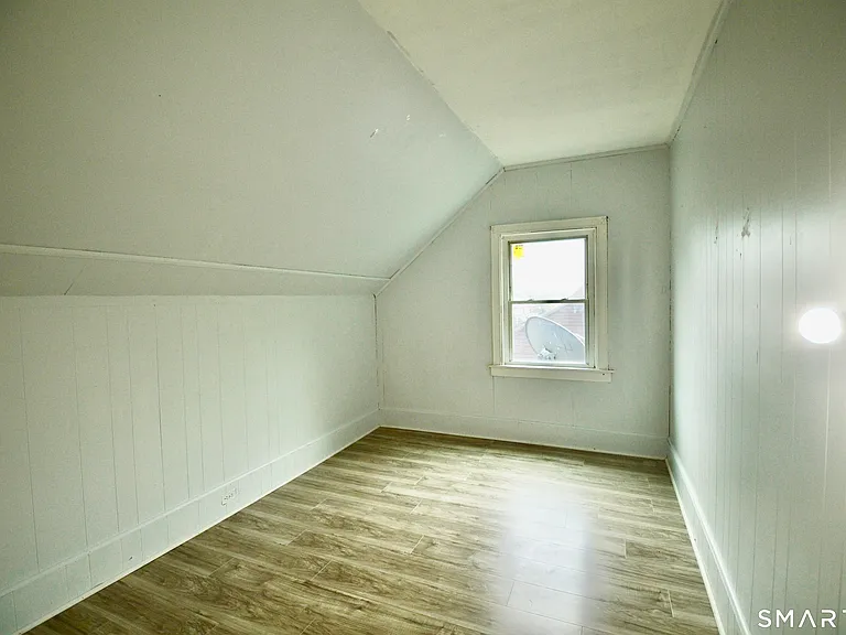 407 East Ave — Photo 18