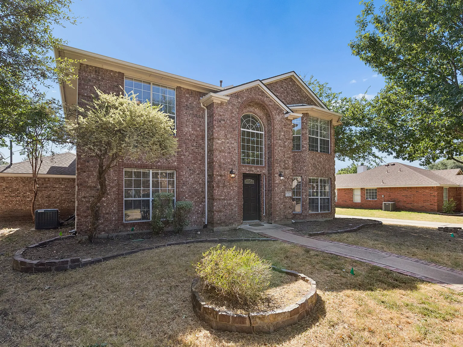 4 bed, 2226 sqft, $2,650 — Photo 3