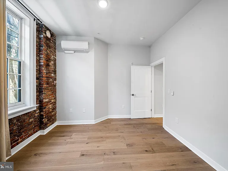 257 N 3rd St #1 — Photo 13