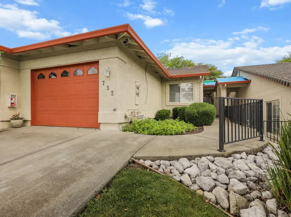 732 Stonebriar Trl, Redding, CA 96003