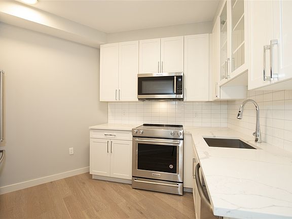 2nd image of 461 Newark Ave Unit 3B