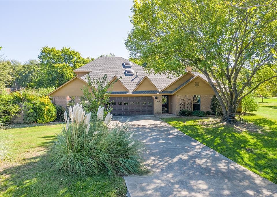 1st image of 1017 Pioneer Cir W