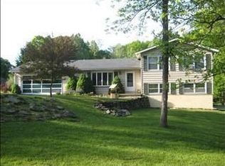 8 Kipsbergen Dr, Rhinebeck, NY 12572