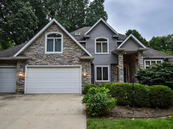 5033 Deerwood Trl, Stevensville, MI 49127