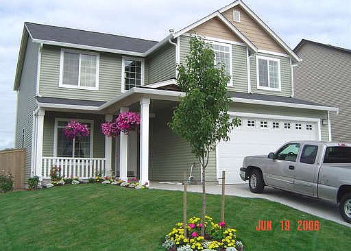 1st image of 106 E 15th Pl