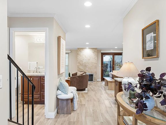 5th image of 3003 Orleans E
