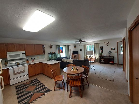 4th image of 680 Ontario Ave