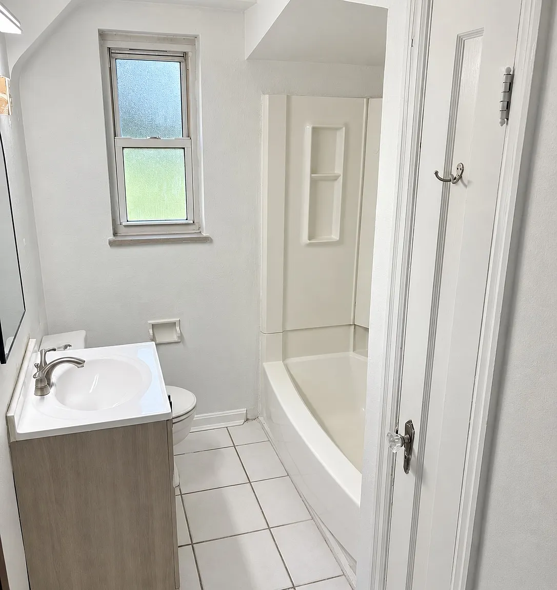 3 bed, 1231 sqft, $1,850 — Photo 4