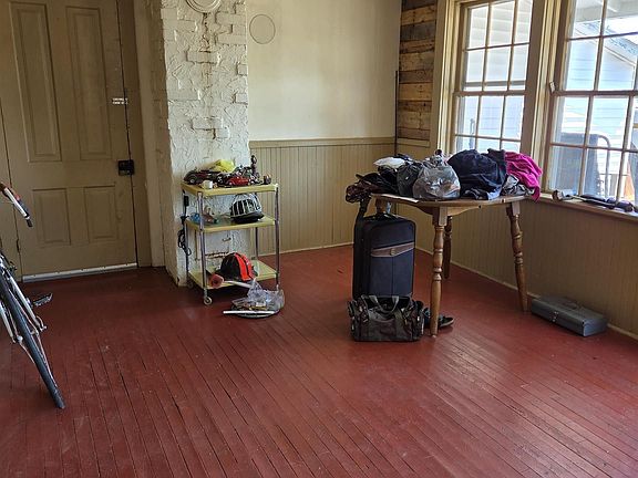 4th image of 25828 Lake Linden Ave