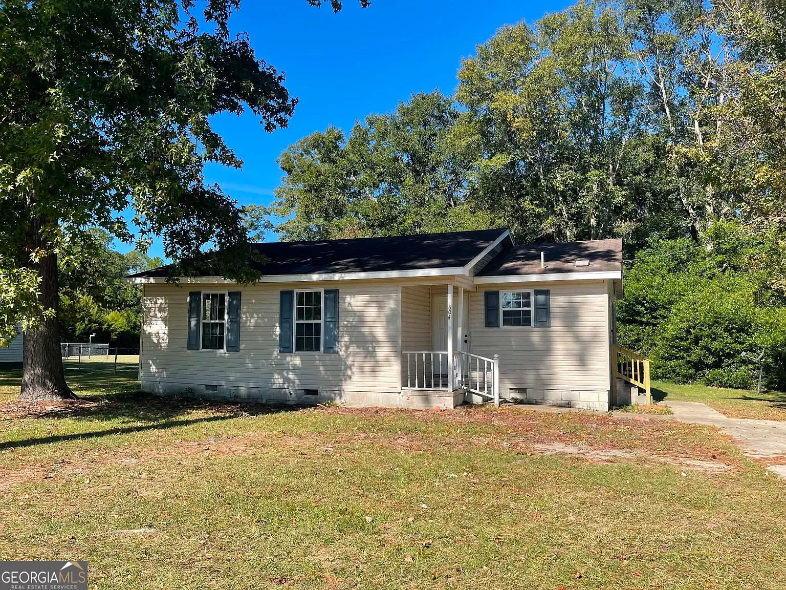 3 bed, 1.5 bath, 1108 sqft, $1,375 — Photo 1