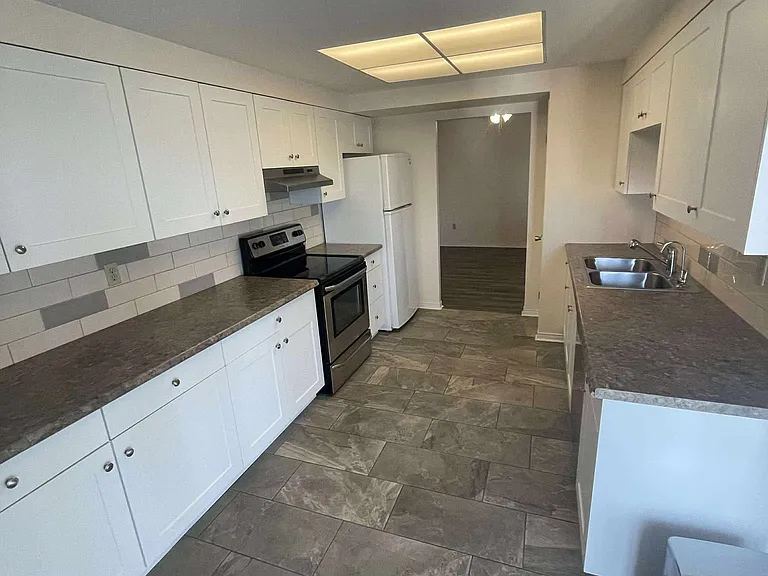 265 Westcourt Pl #1101 — Photo 3
