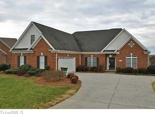 100 Golden Bear Ln, Clemmons, NC 27012