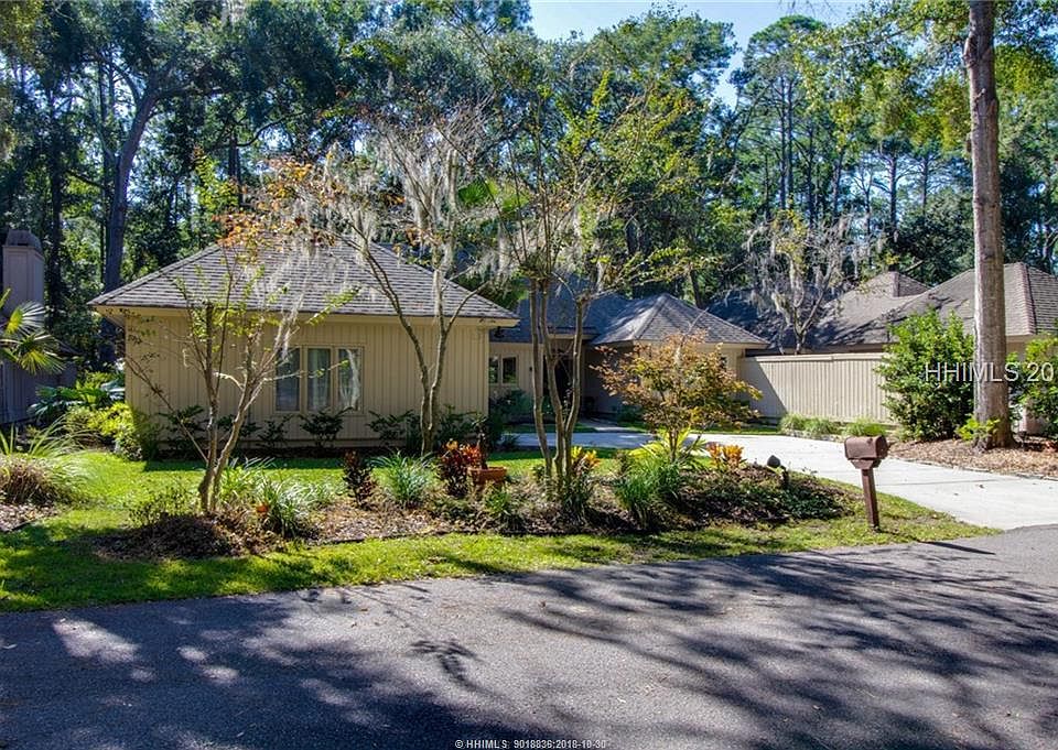 1st image of 8 Crooked Pond Dr
