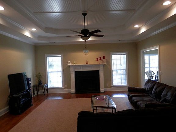 5th image of 411 Tanglewood Dr
