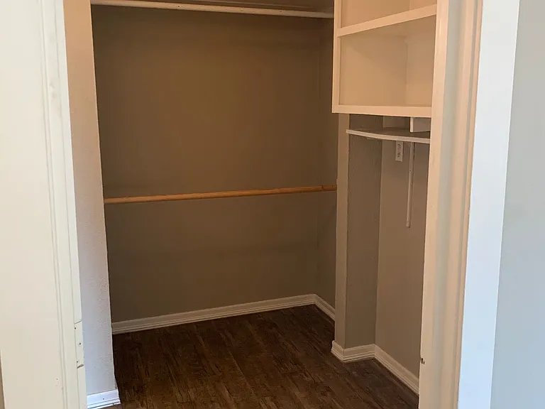 1112 S Crocker St — Photo 18