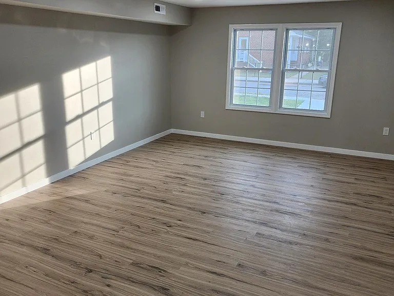 435 Harding St — Photo 9