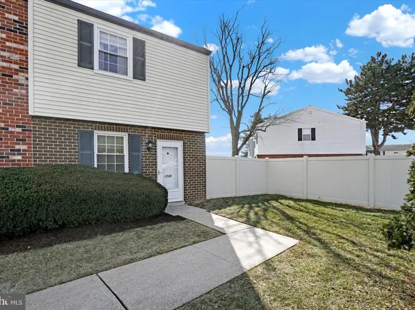 1739 Baron Dr #1715H, York, PA 17408