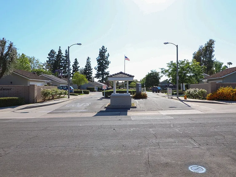 1050 Pacifica Dr — Photo 49