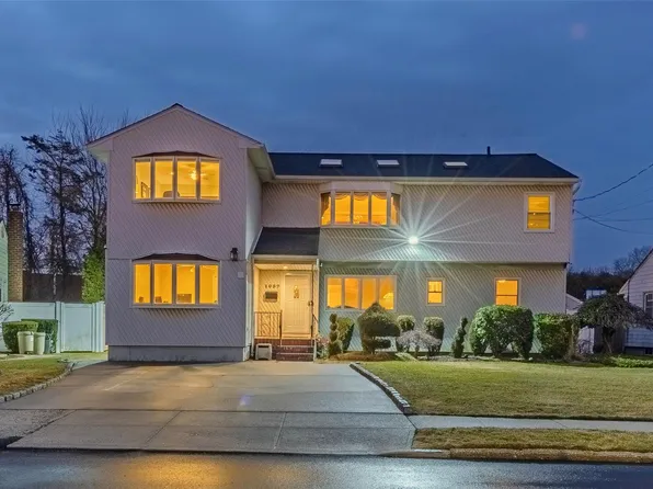 1057 Ott Lane, Merrick, NY 11566