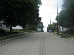 443 3rd St, Hartford, WI 53027