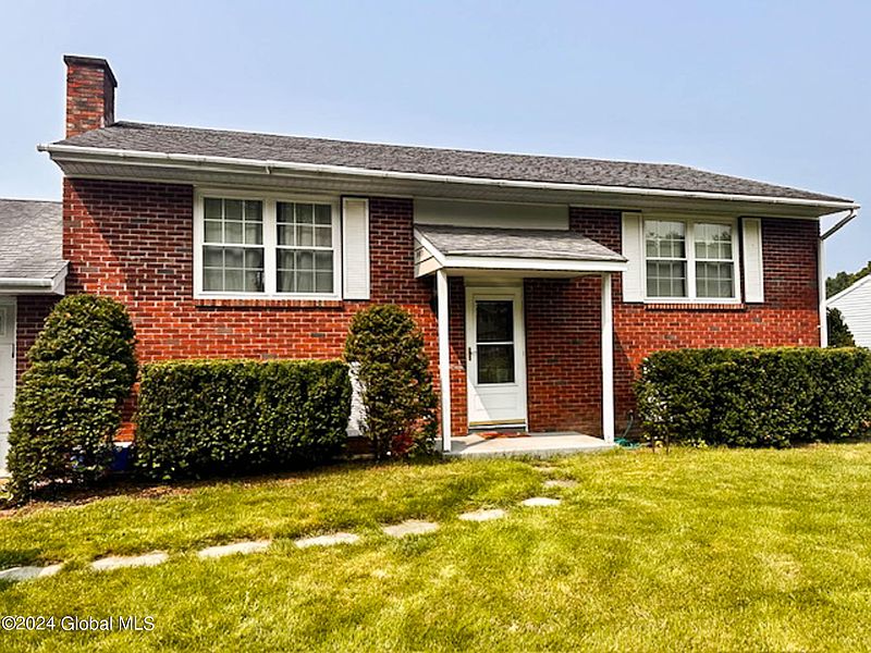 2nd image of 10 Glenwood Drive
