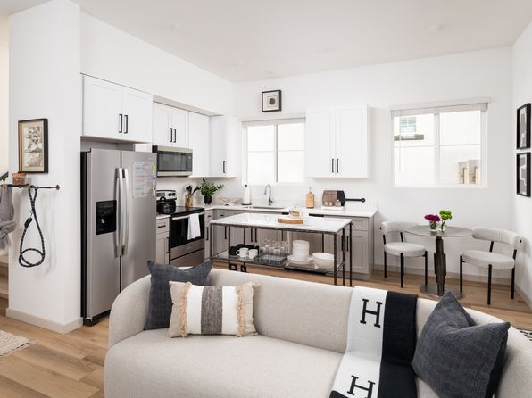 422 N Via Del Cielo Rd #201