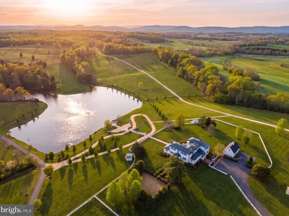 6887 Blenheim Rd, Scottsville, VA 24590