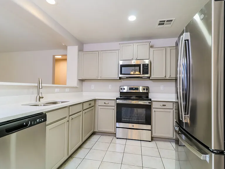 10043 N 115th Dr — Photo 9
