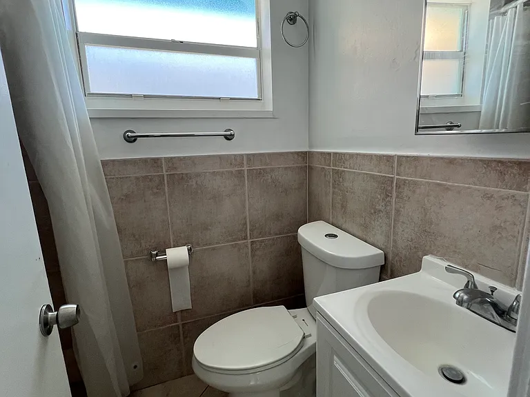 161 SE 5th Ave #3 — Photo 24