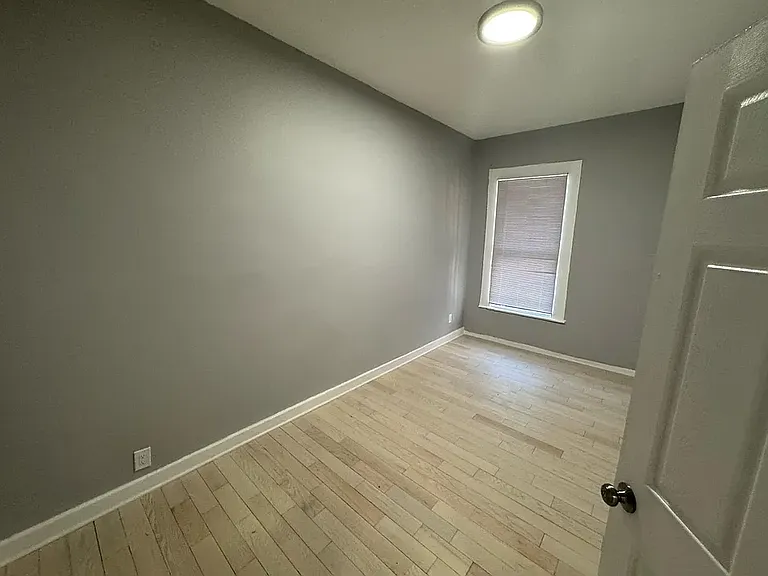 235 Davenport Ave #2 — Photo 4