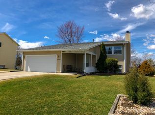 1025 Wellington Way, Hartland, WI 53029