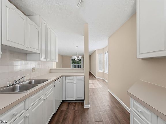 4th image of 361 Village Pointe Dr #2B