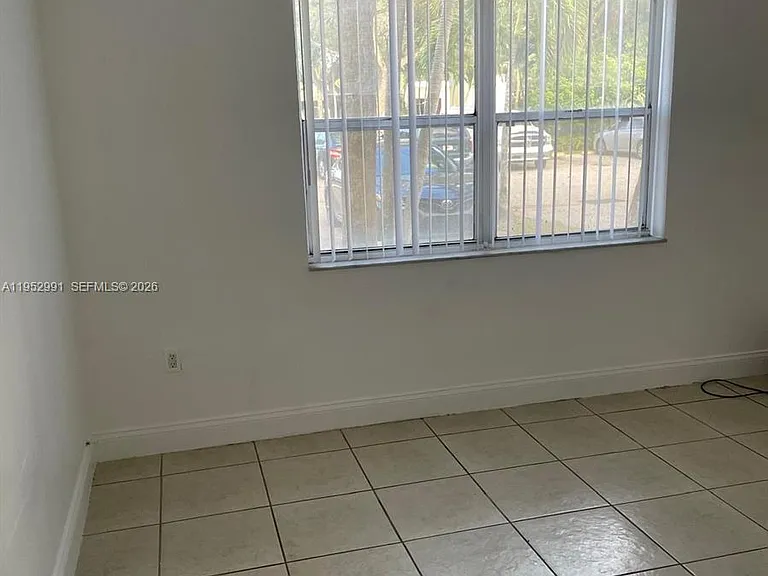 4215 N University Dr #104 — Photo 6