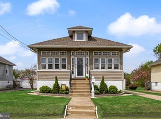 61 W Gradwell Ave, Maple Shade, NJ 08052