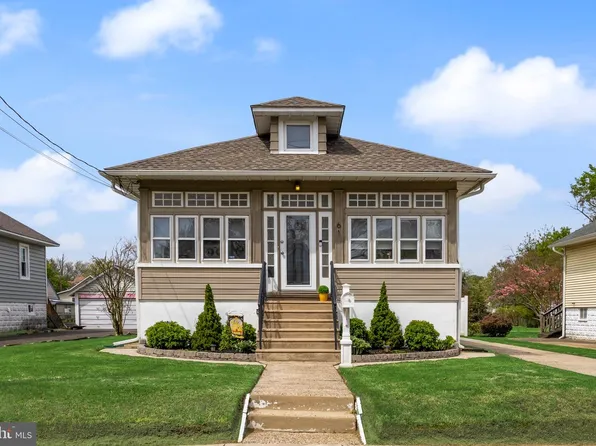 61 W Gradwell Ave, Maple Shade, NJ 08052