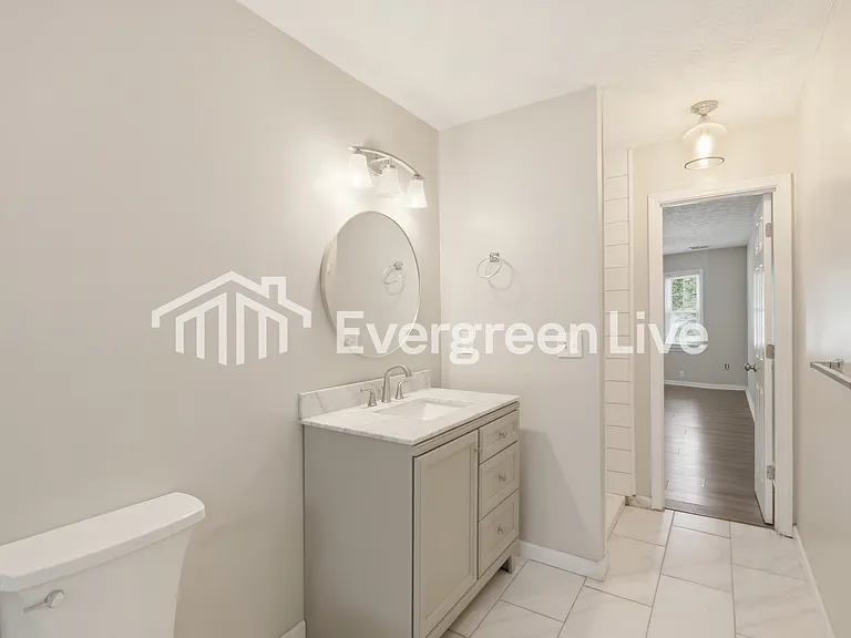 2255 Huntington Dr — Photo 9