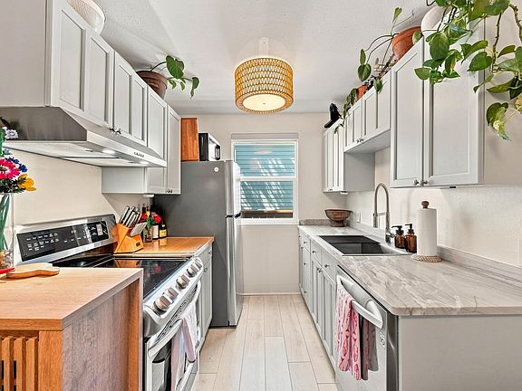 2nd image of 1111 Maxwell Ave #228