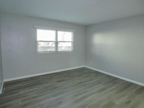 4th image of 3723 Jewell St