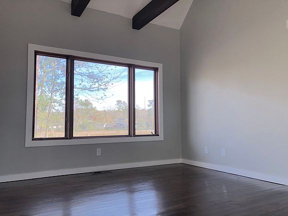 5th image of 125 White Oak Dr