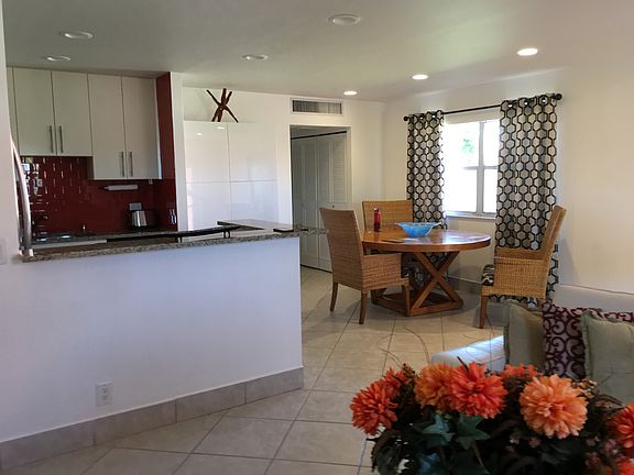 4th image of 347 Seville Blvd #O