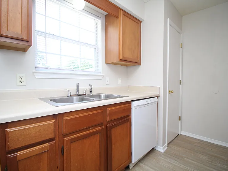 509 Wood Crest Way — Photo 6