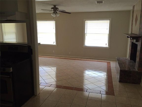 3rd image of 2358 Norwood Dr