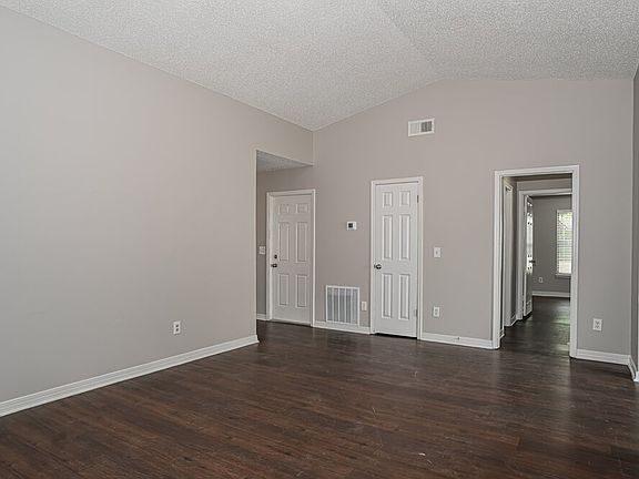 5th image of 6221 Alfredo Dr W