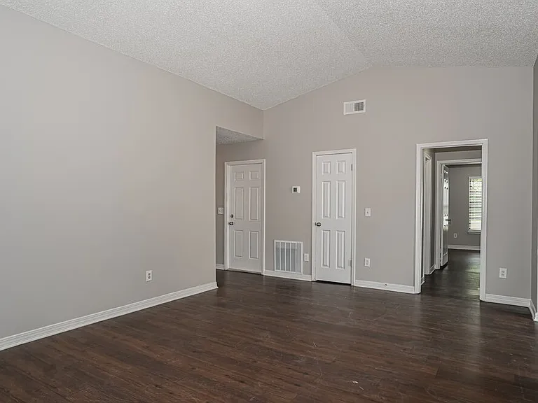 6221 Alfredo Dr W — Photo 5