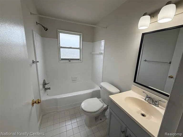 3264 Coolidge Hwy — Photo 13
